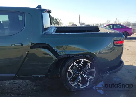 2025 Rivian R1T Adventure Dual Motor Large Pack/Adventure Dual Motor Max Pack from USA, damaged, VIN 7FCTGBAA4SN037449